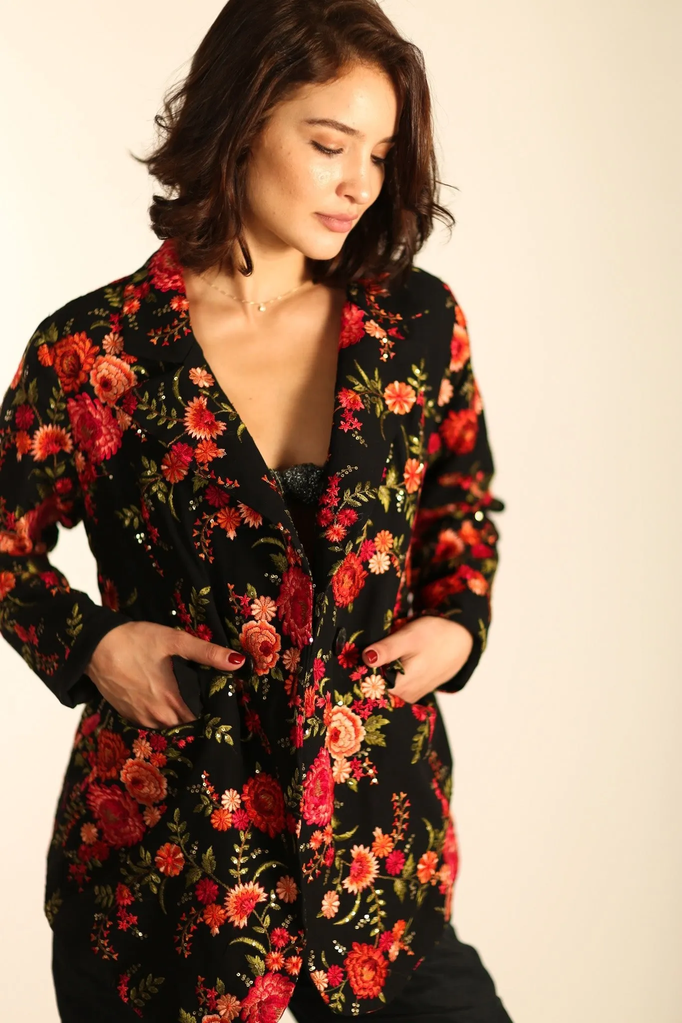 BLACK ROSE EMBROIDERED NOVELTY BLAZER JACKET MANON