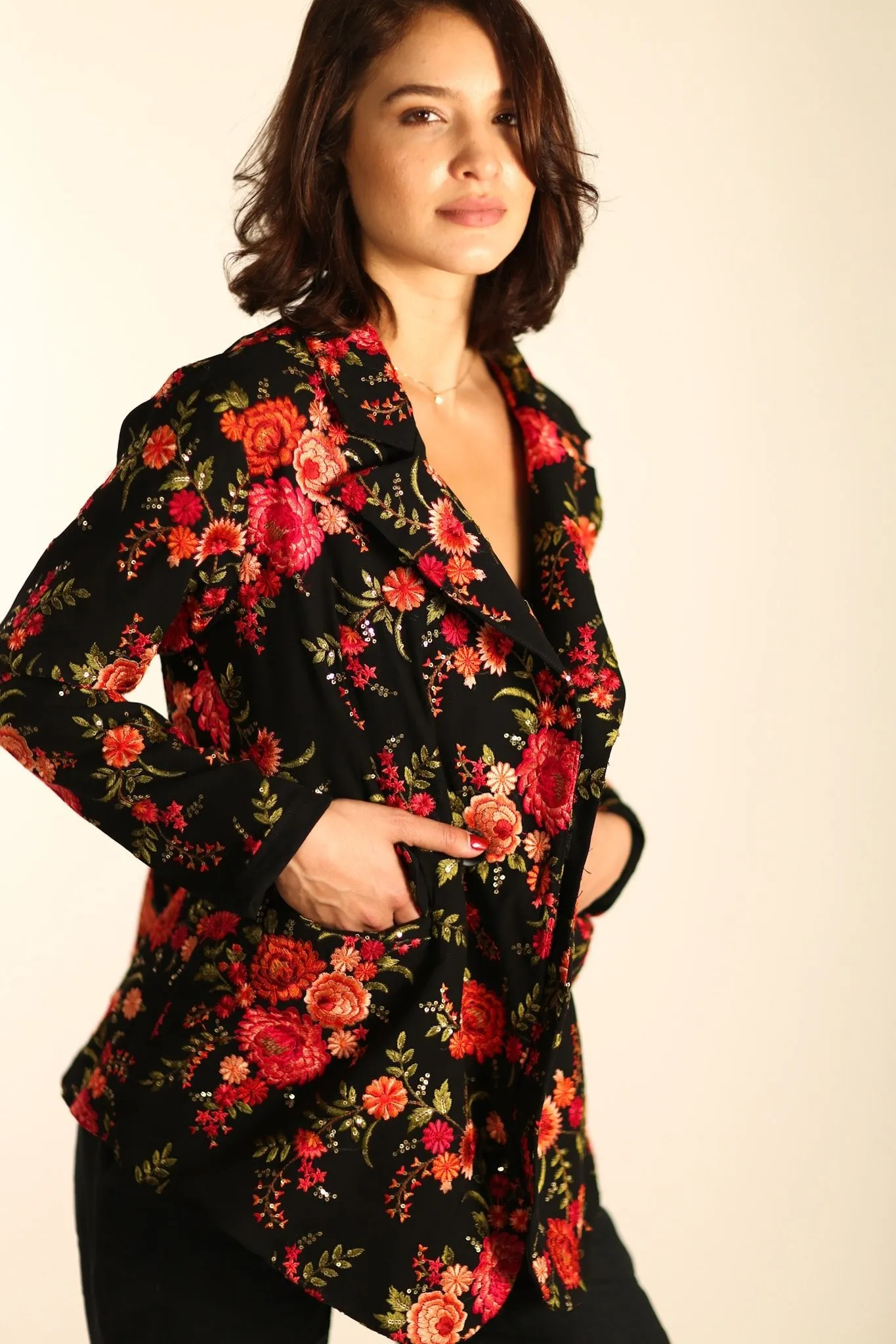 BLACK ROSE EMBROIDERED NOVELTY BLAZER JACKET MANON