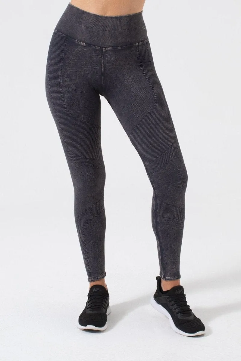 Body Engineered® One By One Legging Hand Dyed