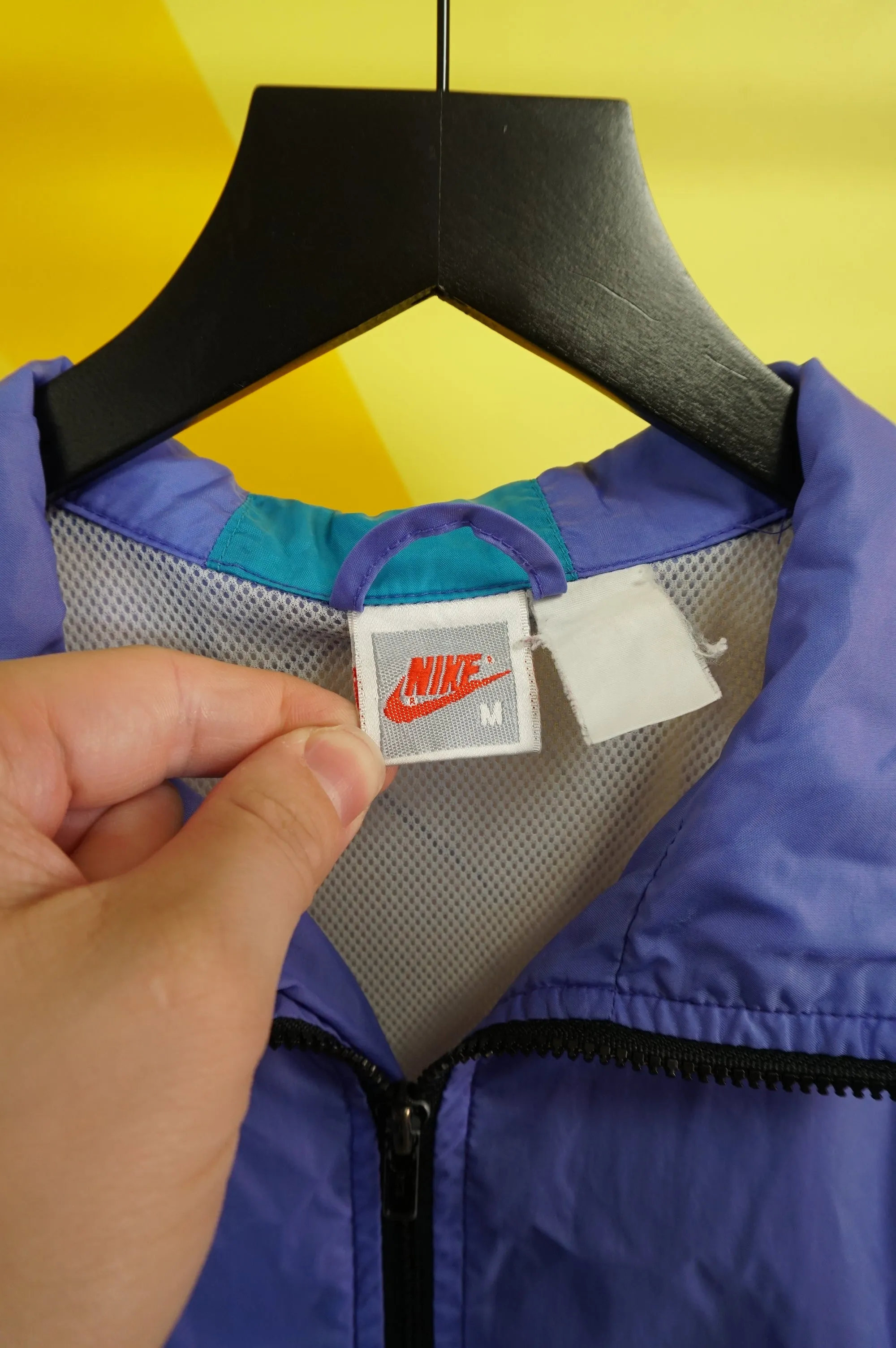 (M/L) 90s Grey Tag Nike Windbreaker