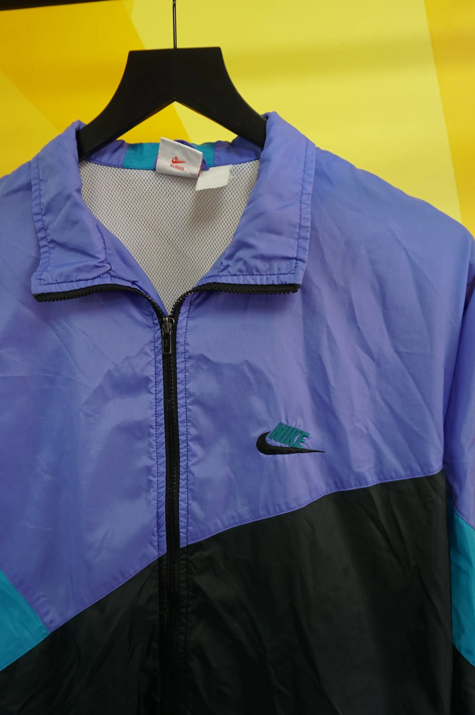 (M/L) 90s Grey Tag Nike Windbreaker